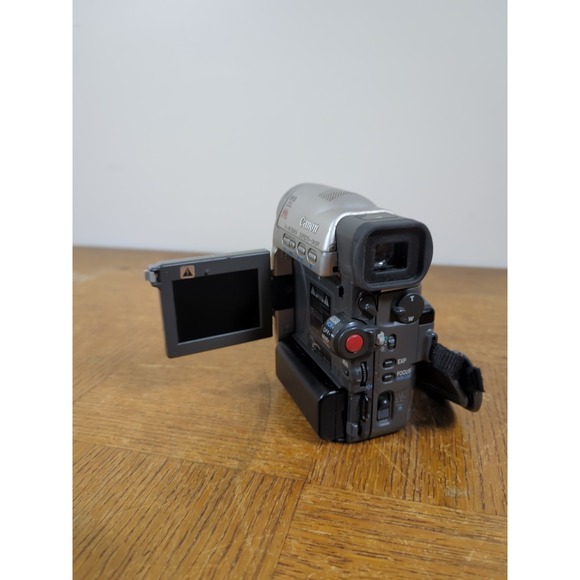 Canon NTSC Elura A 48x Zoom Mini DV Digital Video Camcorder w/ Battery & Charger - Picture 4 of 11